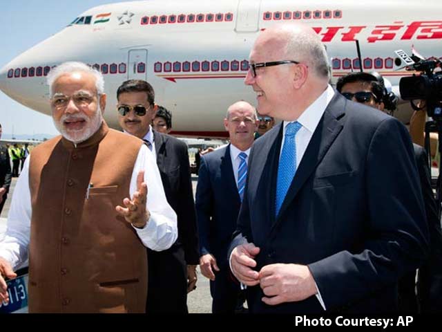 Video : PM Narendra Modi Lands in Brisbane, Reports it is 'Bright and Sunny'