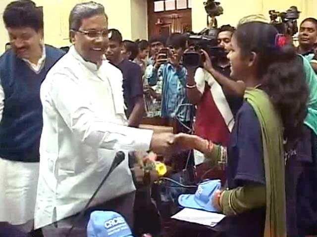 Video : 'Mr Chief Minister, Why Aren't Children Safe?' Students Ask Siddaramaiah