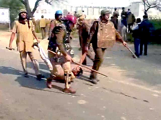 100 महिलाओं और बच्चों को आश्रम से निकाला गया