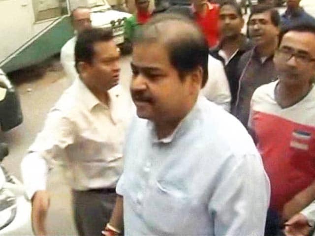 Video : Trinamool MP Srinjoy Bose Arrested in Saradha Chit Fund Scam
