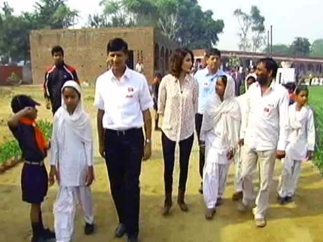 'सपोर्ट माई स्कूल' का सीजन-3 लॉन्च, अनुष्का पहुंचीं बच्चों के बीच