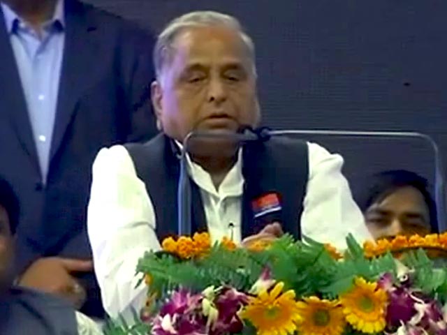 यूपी में काम हो रहा है, मगर रफ्तार काफी धीमी : मुलायम सिंह यादव