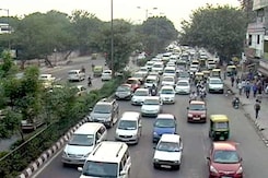 दिल्ली की सड़कों से हटेंगी 15 साल पुरानी गाड़ियां दिल्ली की सड़कों से हटेंगी 15 साल पुरानी गाड़ियां