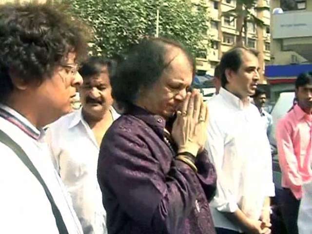 Celebs Mourn Sitara Devi's Death