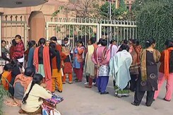प्राइवेट स्कूल खुद तय करेंगे नर्सरी एडमिशन का फॉर्मूला : दिल्ली हाईकोर्ट प्राइवेट स्कूल खुद तय करेंगे नर्सरी एडमिशन का फॉर्मूला : दिल्ली हाईकोर्ट