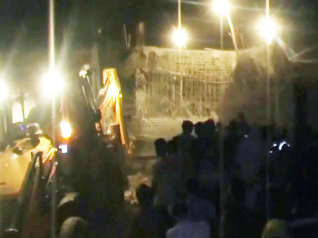 गाजियाबाद में निर्माणाधीन इमारत की छत गिरी, कई दबे