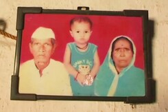 Farmer in Drought-Hit Vidarbha Performs His Own Last Rites Farmer in Drought-Hit Vidarbha Performs His Own Last Rites
