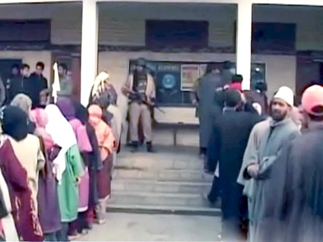 जम्मू-कश्मीर, झारखंड में मतदान जारी