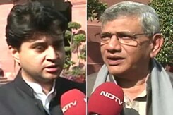 निरंजन ज्योति की बर्खास्तगी की मांग पर अड़ा विपक्ष निरंजन ज्योति की बर्खास्तगी की मांग पर अड़ा विपक्ष