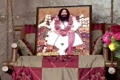 आशुतोष महाराज के अंतिम संस्कार को लेकर नूर महल में तनाव भरे हालात आशुतोष महाराज के अंतिम संस्कार को लेकर नूर महल में तनाव भरे हालात