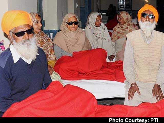 Video : At Least 14 People Lose Eyesight After Free Eye Surgery Camp in Punjab