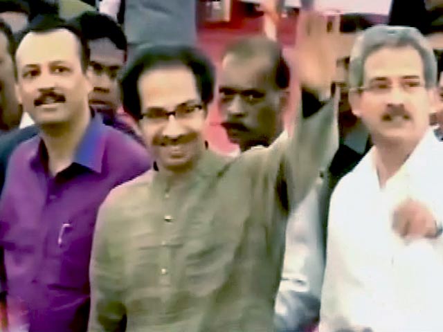 फडनवीस सरकार में शिवसेना की एंट्री