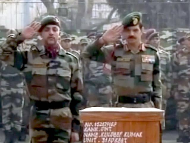 Videos : शहीदों को सेना प्रमुख ने दी श्रद्धांजलि