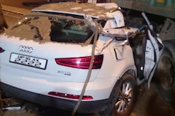 Speeding Audi SUV Crashes Into Truck in Delhi, 1 Dead, 2 Seriously Injured Speeding Audi SUV Crashes Into Truck in Delhi, 1 Dead, 2 Seriously Injured