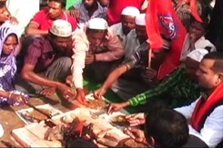 Groups Linked to RSS Claim Conversion of 200 Muslims into Hinduism in Agra Groups Linked to RSS Claim Conversion of 200 Muslims into Hinduism in Agra