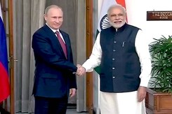 रूसी राष्ट्रपति पुतिन से मिले पीएम नरेंद्र मोदी रूसी राष्ट्रपति पुतिन से मिले पीएम नरेंद्र मोदी