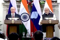 रूस हमारा सबसे बड़ा सैन्य सहयोगी : पीएम मोदी रूस हमारा सबसे बड़ा सैन्य सहयोगी : पीएम मोदी