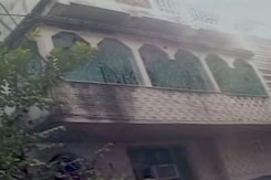 आईएस का ट्विटर एकाउंट चलाने वाले मेहदी के घर की तस्वीरें आईएस का ट्विटर एकाउंट चलाने वाले मेहदी के घर की तस्वीरें
