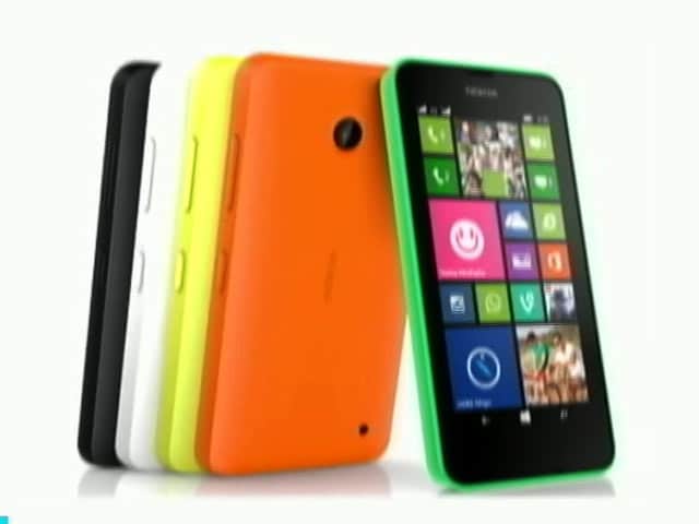 Video : Review of the First Lumia Sans Nokia Branding