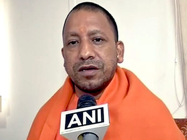 योगी आदित्यनाथ ने फिर दिया विवादित बयान