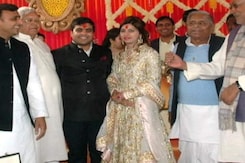 लालू की बेटी की मुलायम के पोते से सगाई लालू की बेटी की मुलायम के पोते से सगाई