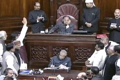 प्राइम टाइम इंट्रो : राज्यसभा में ही इतना हंगामा क्यों? प्राइम टाइम इंट्रो : राज्यसभा में ही इतना हंगामा क्यों?
