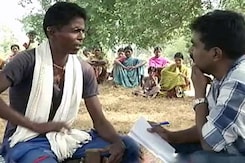 नेशनल रिपोर्टर : बस्तर के गांवों में खौफ, जबरन सरेंडर का आरोप नेशनल रिपोर्टर : बस्तर के गांवों में खौफ, जबरन सरेंडर का आरोप