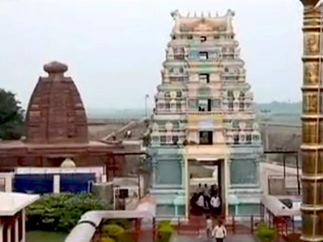 A Temple-Town and Rock Paintings Near Kurnool