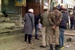 इंफाल में धमाके में तीन की मौत, चार घायल इंफाल में धमाके में तीन की मौत, चार घायल