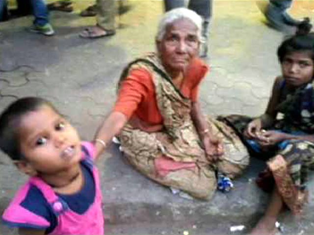 Abandoned and Helpless, Yet This Mumbai Street Dweller Refuses to Give Up