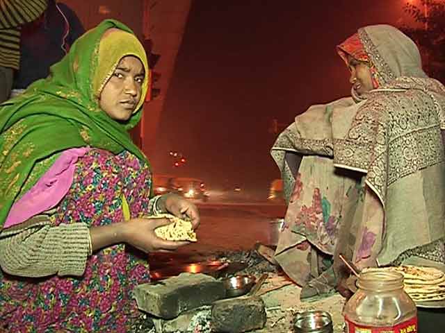 They Are Building Delhi's Metro, But Cold and Homeless on the Streets