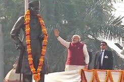 PM Modi in Varanasi, Tags More People For <i>Swachh Bharat</i> PM Modi in Varanasi, Tags More People For <i>Swachh Bharat</i>