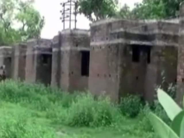 उत्तराखंड : गरीबों के लिए मकान बनवाने का पैसा हड़पा