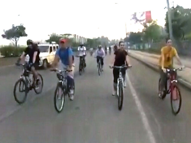 They Cycled 10,000 km Across 11 Countries for Eco Toilets in This Maharashtra Village