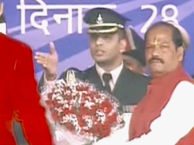 झारखंड : रघुवर दास ने ली मुख्यमंत्री पद की शपथ, चार अन्य बने मंत्री
