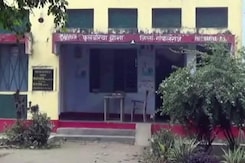 लालू के गांव में लड़कियों के जींस पहनने पर बैन लालू के गांव में लड़कियों के जींस पहनने पर बैन