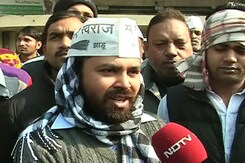 सवालों के घेरे में आम आदमी पार्टी की सादगी सवालों के घेरे में आम आदमी पार्टी की सादगी