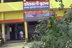 यूपी में ऑनर किलिंग : अफेयर से नाराज़ पिता ने की बेटी की हत्या यूपी में ऑनर किलिंग : अफेयर से नाराज़ पिता ने की बेटी की हत्या