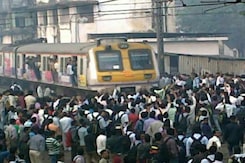 Violent Protests as Trains Run Late on Mumbai's Central Line Violent Protests as Trains Run Late on Mumbai's Central Line