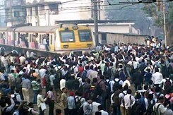 इंडिया 7 बजे : मुंबई में लोकल रुकी तो मचा हंगामा इंडिया 7 बजे : मुंबई में लोकल रुकी तो मचा हंगामा
