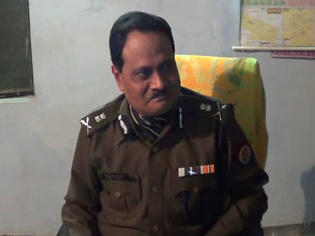 Video : Badaun Rape Probe: Senior Police Officer Lets Slip Survivor's Name, Address