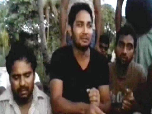Videos : श्रीलंका में फंसे 77 भारतीय मज़दूर
