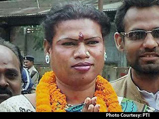 Video : Now, a Trans-Gender Mayor. Meet ‎Madhu Kinnar