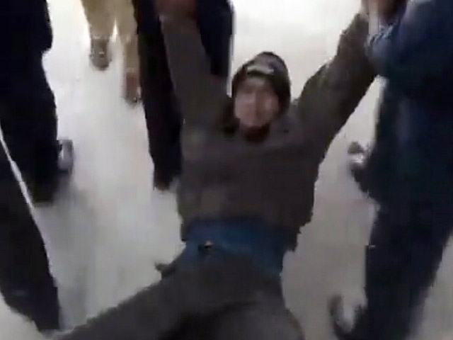 जीतन राम मांझी पर एक युवक ने उछाला जूता