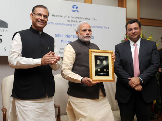 पीएम ने जमशेदजी टाटा के सम्मान में सिक्का जारी किया