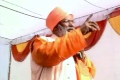 हिन्दू महिलाएं पैदा करें चार बच्चे : साक्षी महाराज हिन्दू महिलाएं पैदा करें चार बच्चे : साक्षी महाराज