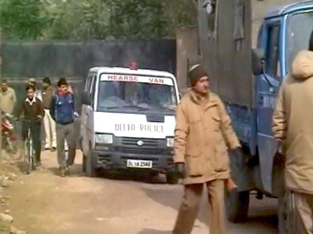 बंद पड़ी नर्सरी से मिला महिला का शव