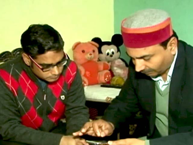 बीजेपी के घोषणापत्र में आप के मुद्दे?