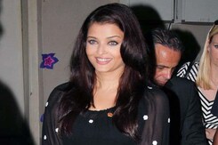 Aishwarya Rai Bachchan's <i>Jazbaa</i> Delayed Aishwarya Rai Bachchan's <i>Jazbaa</i> Delayed