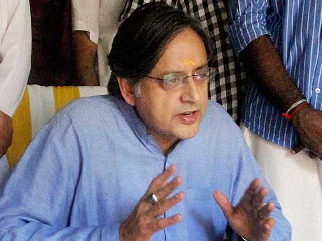 थरूर ने कहा, स्वामी हत्यारे को जानते हैं, तो पुलिस को बताएं